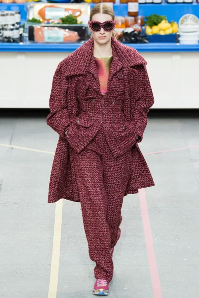 Look 7